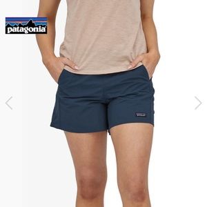 Patagonia women’s baggies shorts - 5in